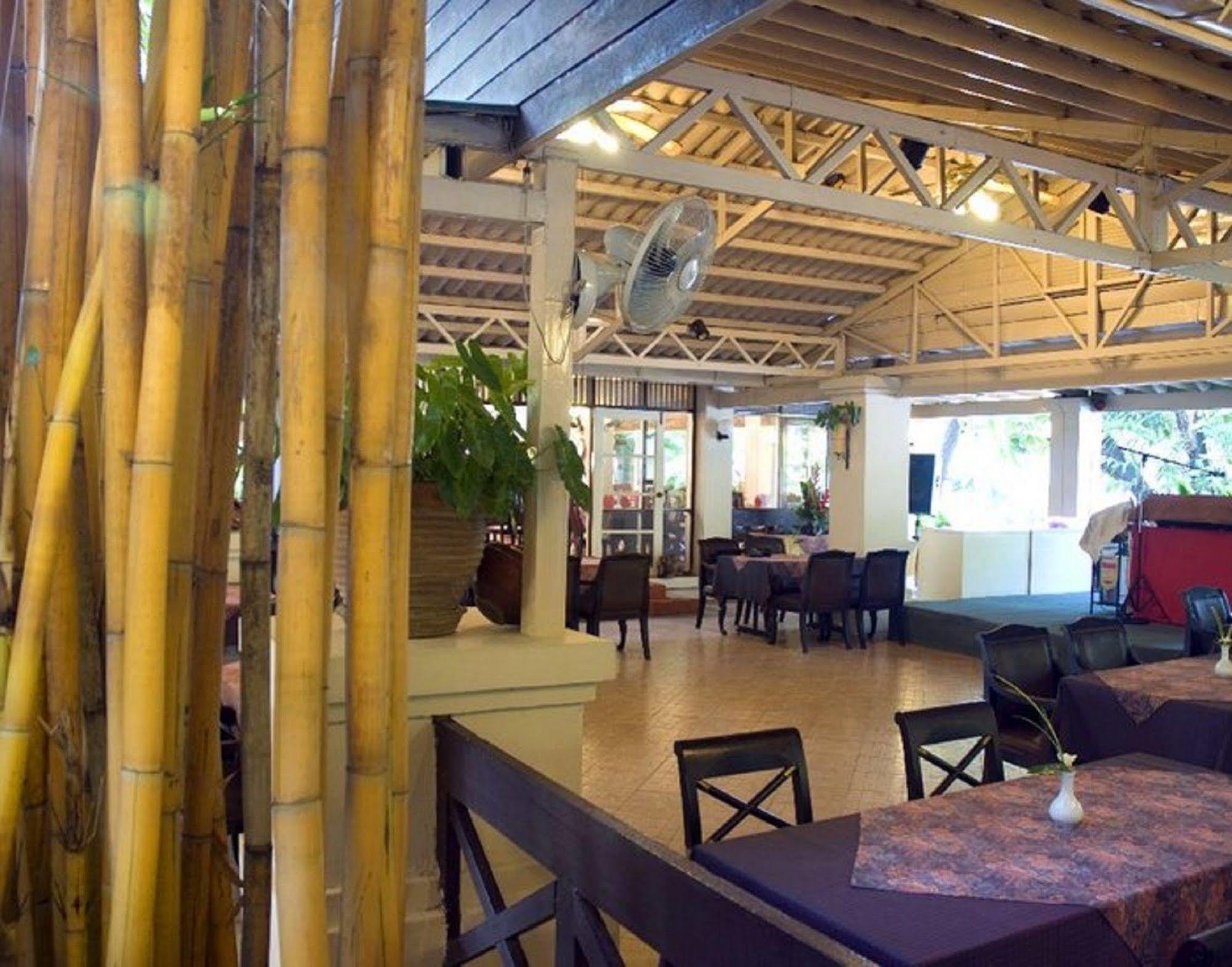 Eurasia Chiang Mai Hotel Exteriör bild